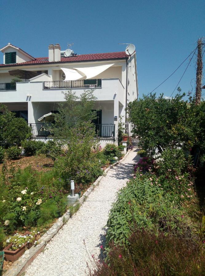 Lux Trogir Lägenhet Exteriör bild