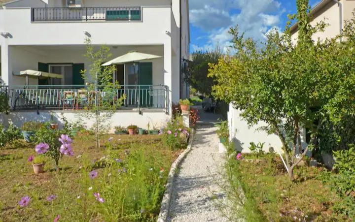 Lux Trogir Lägenhet Exteriör bild